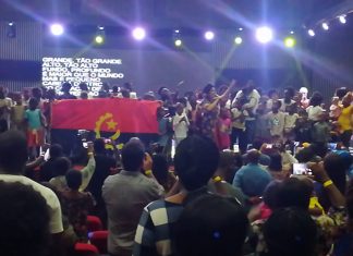 Diante do Trono em Luanda – O Amor do nosso Deus Diante do Trono em Luanda - O Amor do nosso Deus