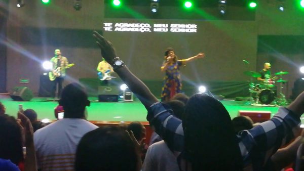Diante do trono em Luanda - Te agradeço
